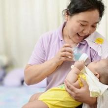 現(xiàn)代家政服務(wù) 專(zhuān)業(yè)、便捷，打造品質(zhì)生活新選擇